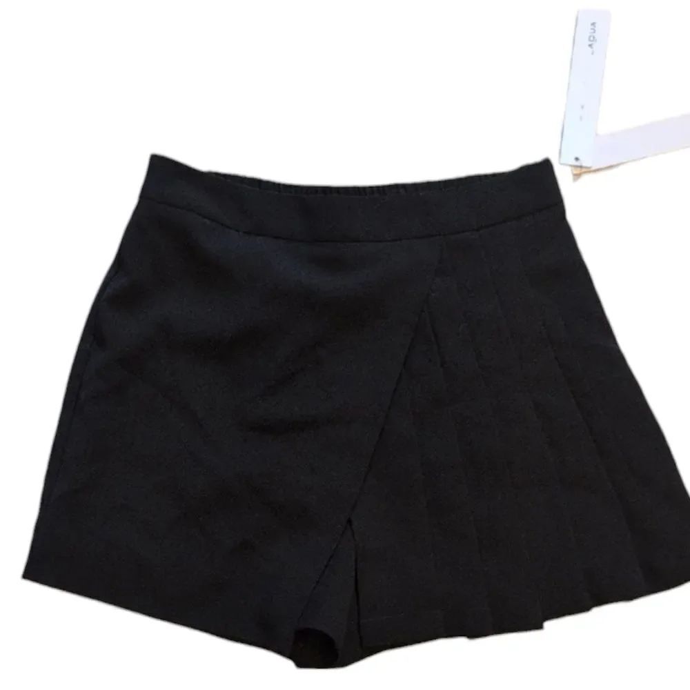 NWT Aqua Asymmetrical Skirt Skort Pleated Black Size S